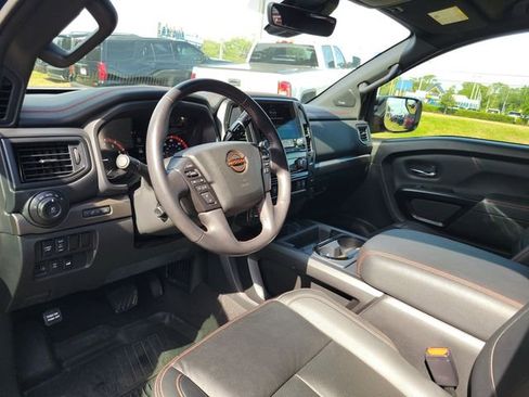 Used 2024 Nissan Titan PRO-4X w/ Pro-4x Convenience Package AWD/4WD image 10
