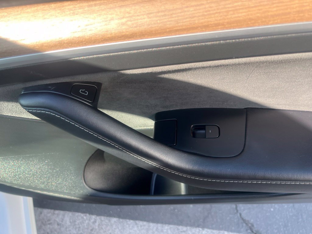 Used 2023 Tesla Model 3 Standard Range RWD image 31