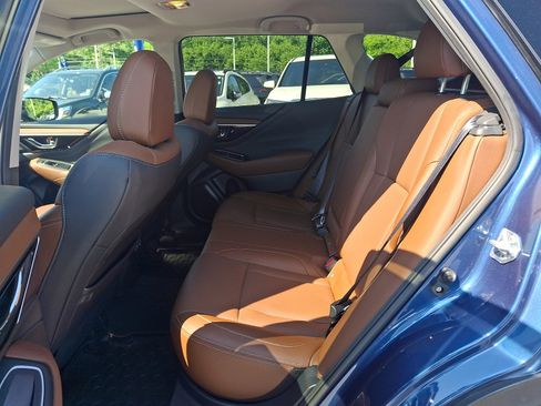 Used 2022 Subaru Outback Touring AWD/4WD image 9