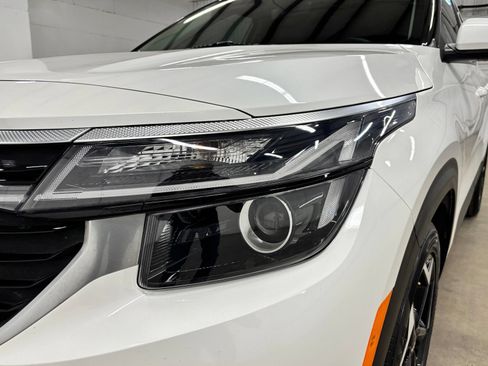 Used 2025 Kia Seltos S FWD image 8