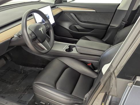 Used 2023 Tesla Model 3 Standard Range image 4