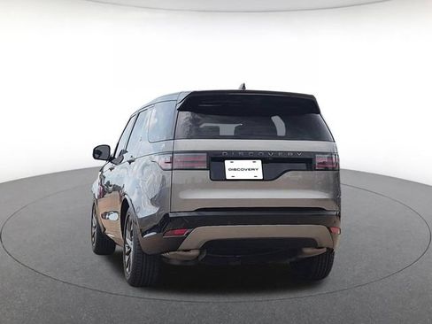 Used 2024 Land Rover Discovery Dynamic SE AWD/4WD image 7