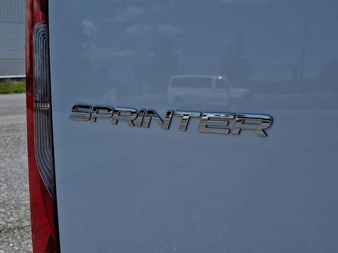 Used 2023 Mercedes-Benz Sprinter 2500 image 29