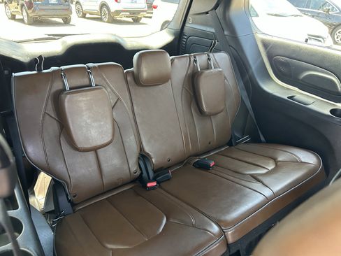 Used 2021 Chrysler Pacifica Limited w/ Premium & Safety Sphere Group FWD image 15