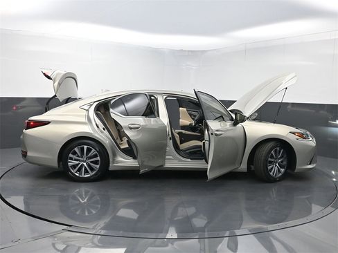 Used 2021 Lexus ES 300h w/ Premium Package image 37