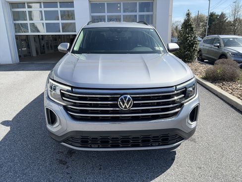 Certified 2024 Volkswagen Atlas SE image 2