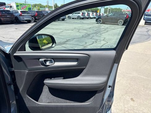 Certified 2023 Volvo XC40 B5 Plus w/ Driver Assist Package AWD/4WD image 32