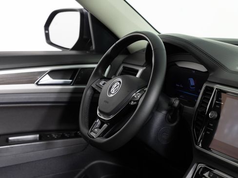Used 2019 Volkswagen Atlas SEL R-Line AWD/4WD image 29