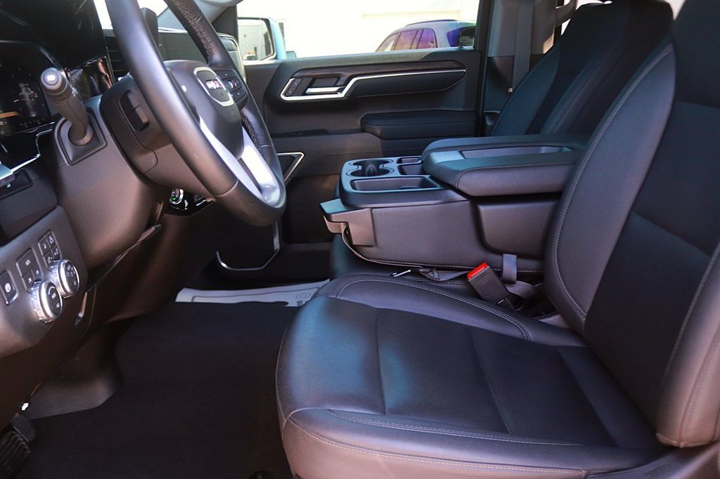 Used 2026 GMC Sierra 1500 SLT AWD/4WD image 16