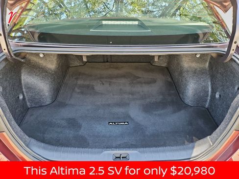 Used 2025 Nissan Altima 2.5 SV FWD image 19