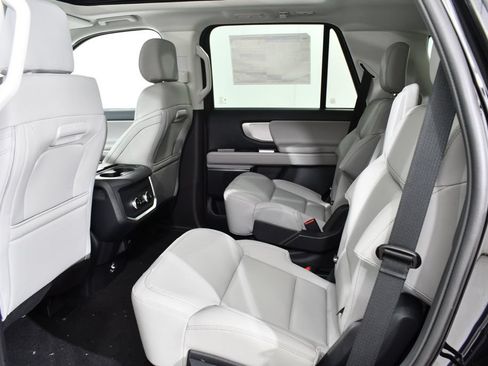New 2026 Ford Expedition Active AWD/4WD image 16