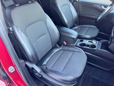 Certified 2023 Ford Escape ST-Line w/ Tech Pack #1 AWD/4WD image 21
