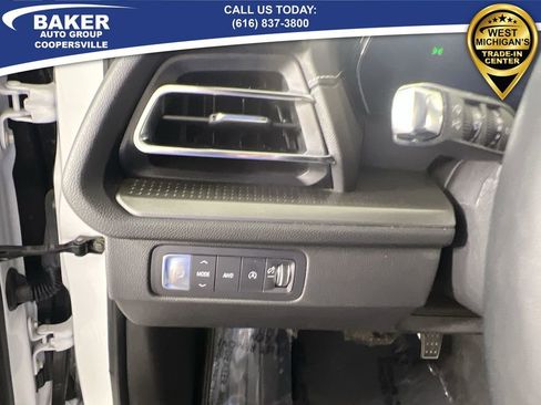 Certified 2025 Chevrolet Traverse LT w/ Sun and Wheel Package image 19