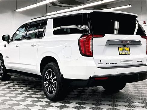 Used 2024 GMC Yukon XL AT4 AWD/4WD image 2