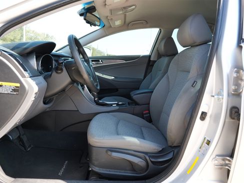 Used 2013 Hyundai Sonata Hybrid image 16