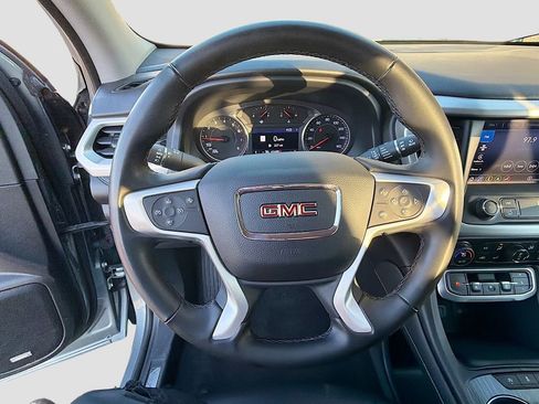 Used 2023 GMC Acadia SLT image 41