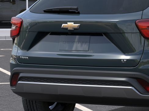 New 2026 Chevrolet Trax LT w/ Driver Confidence Package FWD image 38