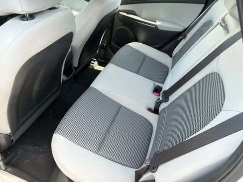 Used 2023 Hyundai Kona SE AWD/4WD image 18
