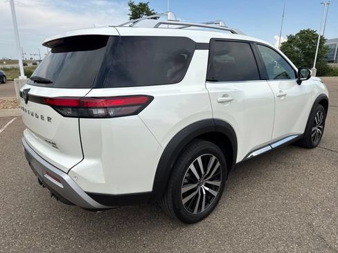Used 2023 Nissan Pathfinder Platinum AWD/4WD image 4