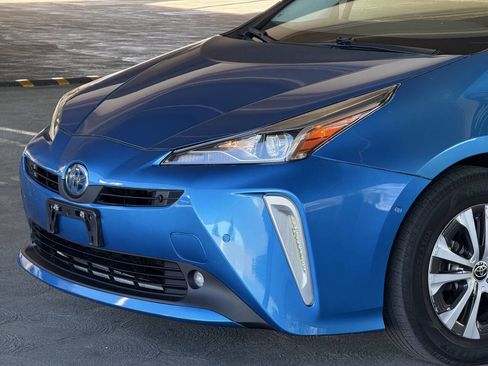 Used 2021 Toyota Prius LE image 19