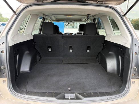 Used 2014 Subaru Forester 2.5i Premium w/ All-Weather Package AWD/4WD image 33