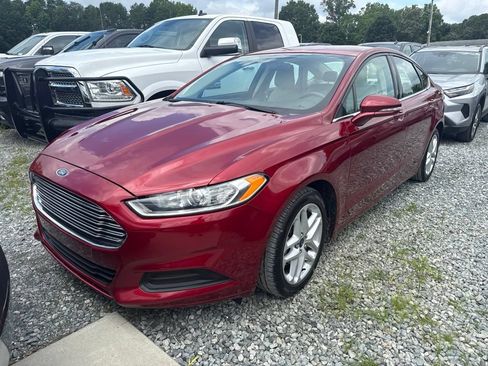 Used 2014 Ford Fusion SE FWD image 1