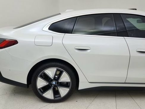 Used 2025 BMW i4 xDrive40i w/ Premium Package image 12