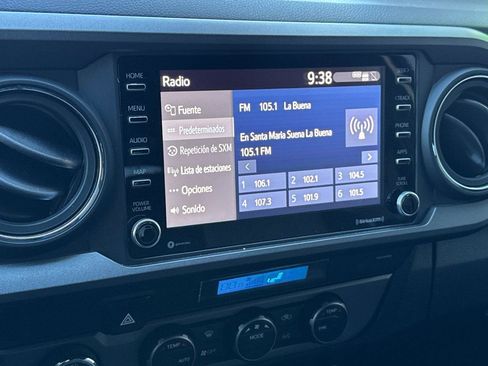 Used 2022 Toyota Tacoma TRD Off-Road image 20