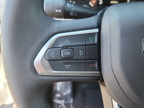 Used 2025 Jeep Compass Limited AWD/4WD image 21