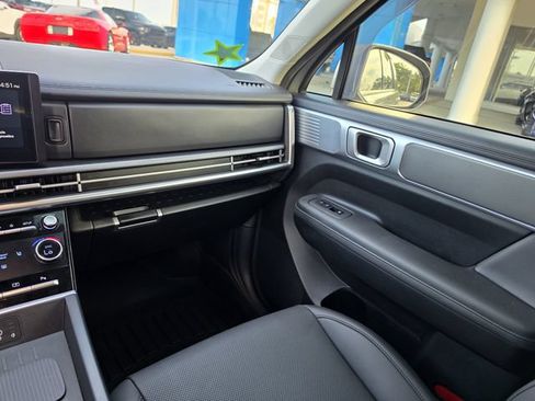 Used 2025 Hyundai Santa Fe SEL FWD image 10