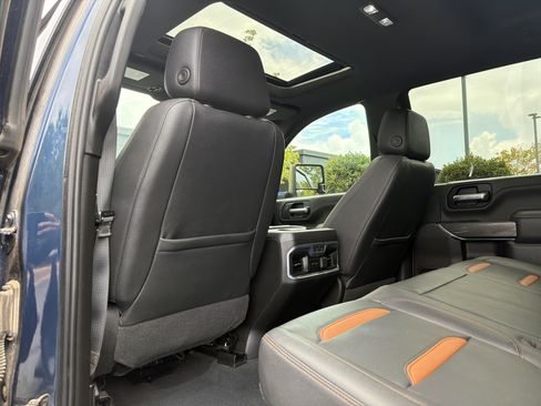 Used 2022 GMC Sierra 2500 AT4 w/ AT4 Premium Plus Package AWD/4WD image 38