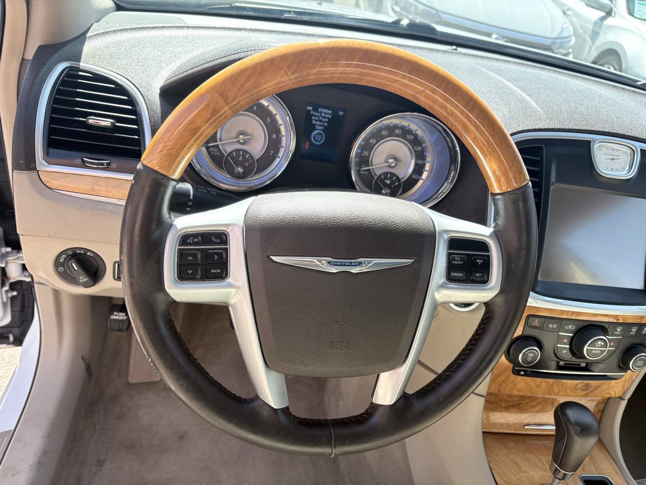 Used 2014 Chrysler 300 C w/ Harman/Kardon Audio Group RWD image 10