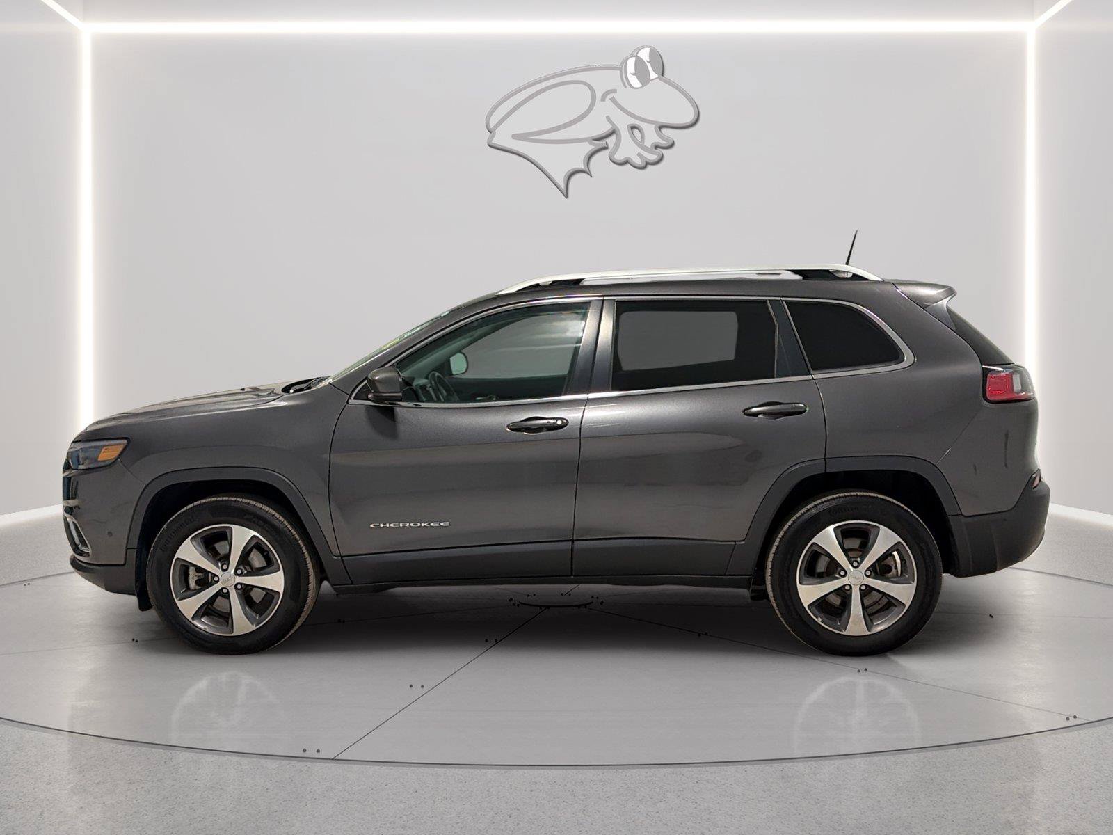 Used 2021 Jeep Cherokee Limited AWD/4WD image 2