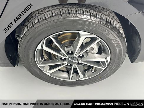 Used 2023 Kia Forte LXS image 28