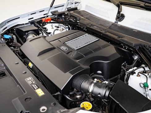 Used 2022 Land Rover Defender 90 V8 image 32