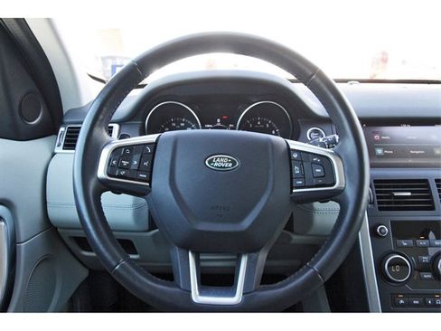 Used 2017 Land Rover Discovery Sport SE image 14
