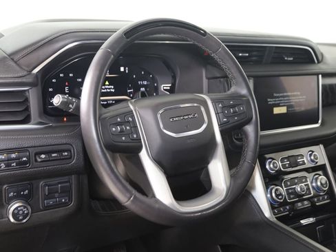 Used 2023 GMC Yukon XL Denali w/ Advanced Technology Package image 6