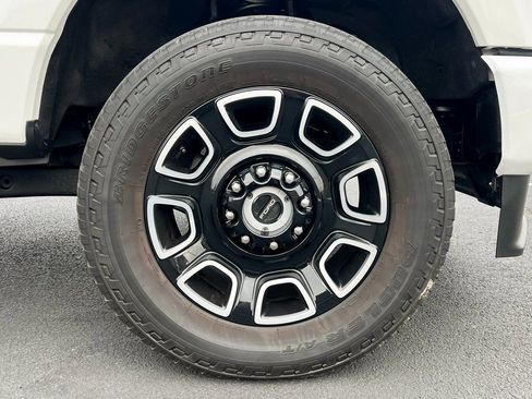 Used 2025 Ford F250 Platinum image 16