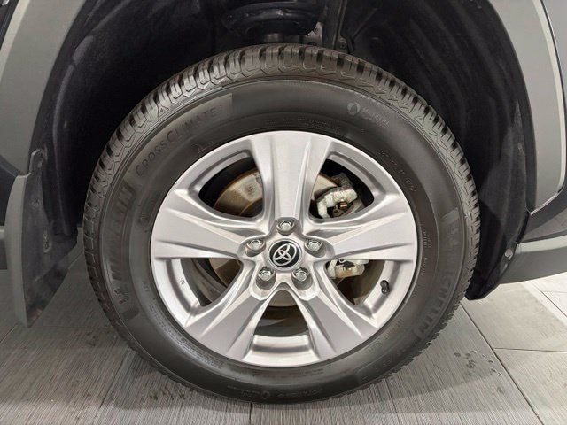 Used 2025 Toyota RAV4 LE AWD/4WD image 25