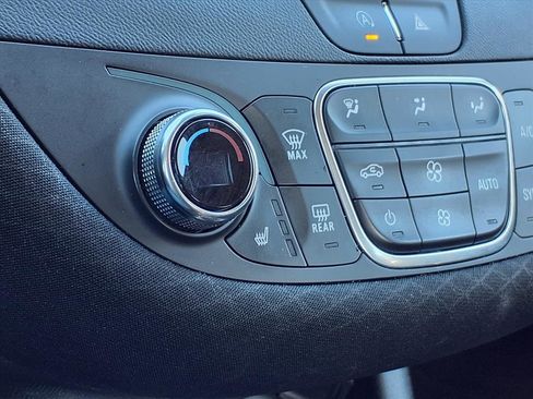 Used 2024 Chevrolet Malibu LT image 5