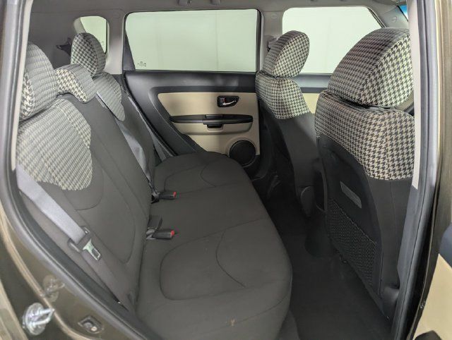 Used 2012 Kia Soul ! FWD image 19