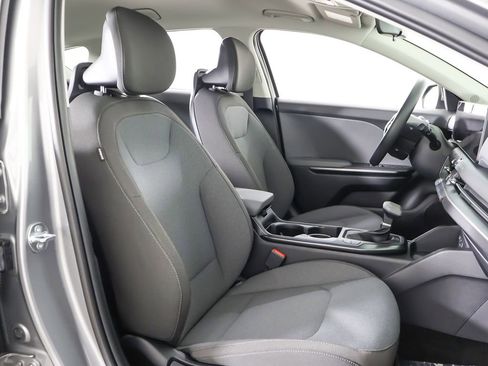 Used 2025 Kia K4 FWD image 28