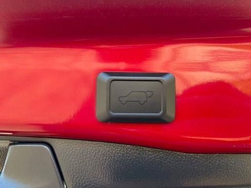 Used 2025 Toyota RAV4 XLE w/ Convenience Package image 11