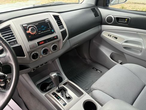 Used 2010 Toyota Tacoma PreRunner RWD image 47