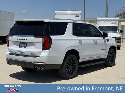 Used 2026 GMC Yukon Denali w/ LPO, Illumination Package AWD/4WD image 4