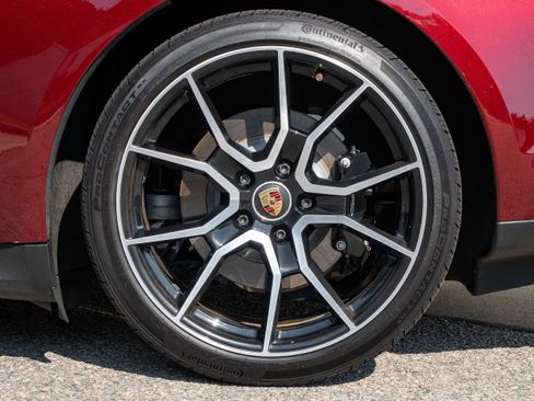 Used 2022 Porsche Taycan 4S image 21