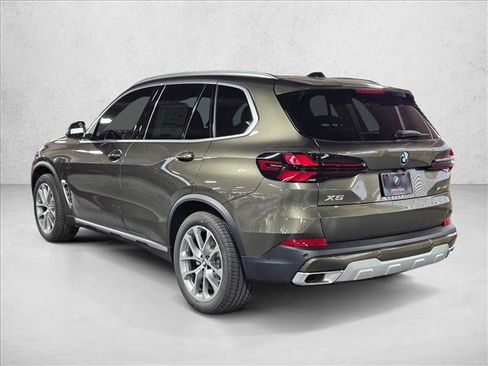 Certified 2026 BMW X5 sDrive40i w/ Parking Assistance Package RWD image 8