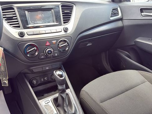 Used 2020 Hyundai Accent SE FWD image 17