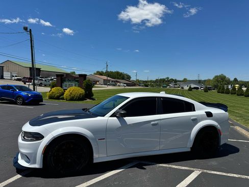 Used 2021 Dodge Charger R/T w/ Blacktop Package RWD image 4