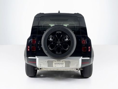 Used 2024 Land Rover Defender 110 S image 4